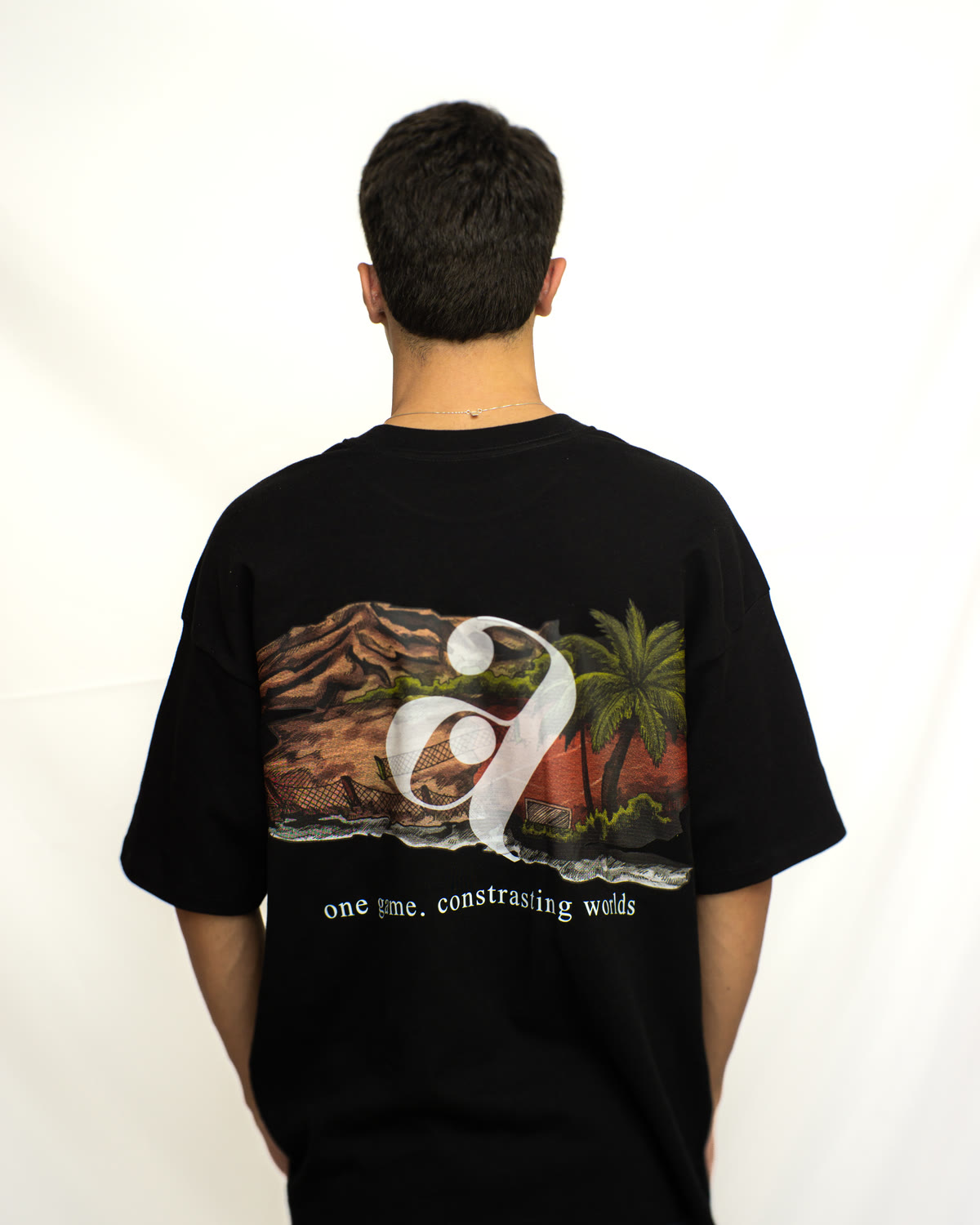 Camiseta Ilhas vista de costas